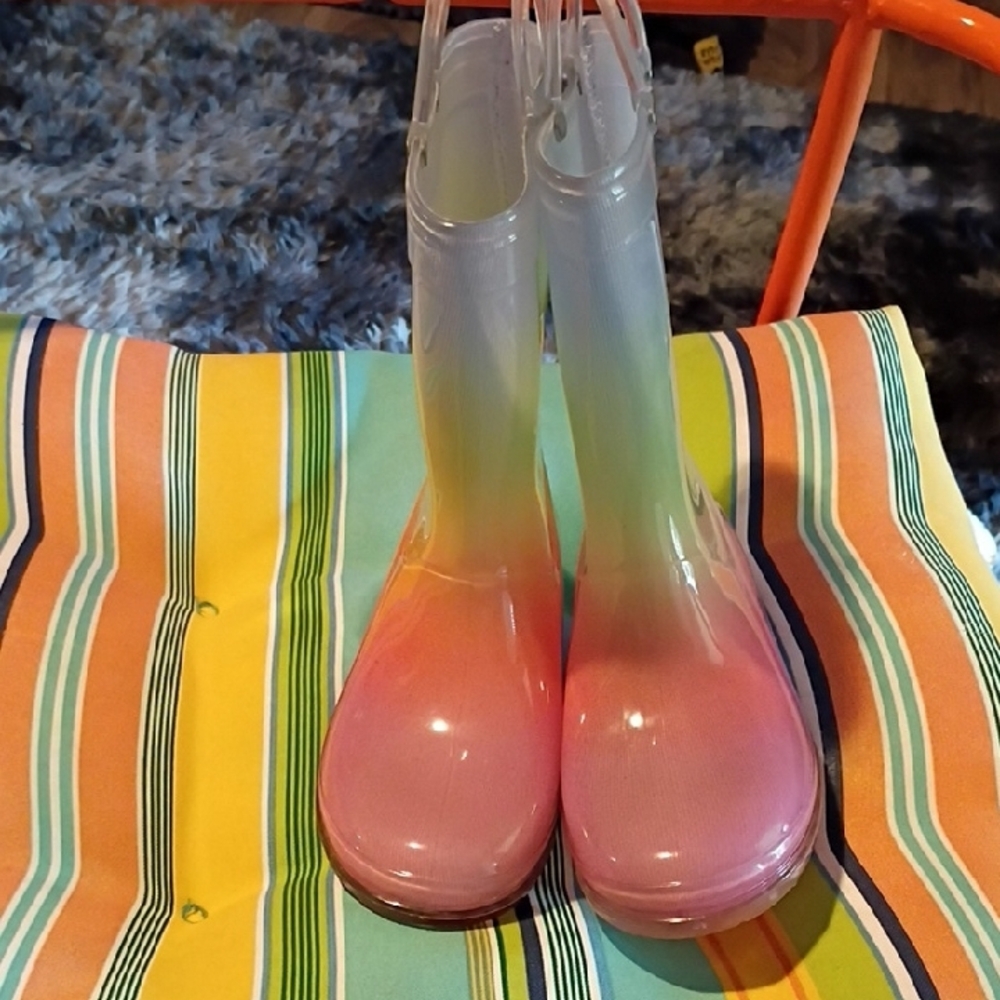 Colorful Gradient Rain Boots - Picture 3 of 3